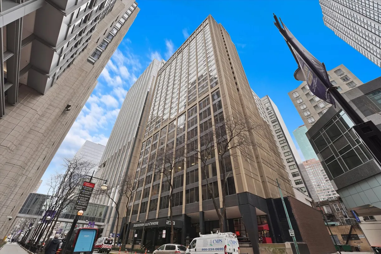 Chicago Real Estate | View 233 E Erie, 2410 | 1 Bed, 1 Bath