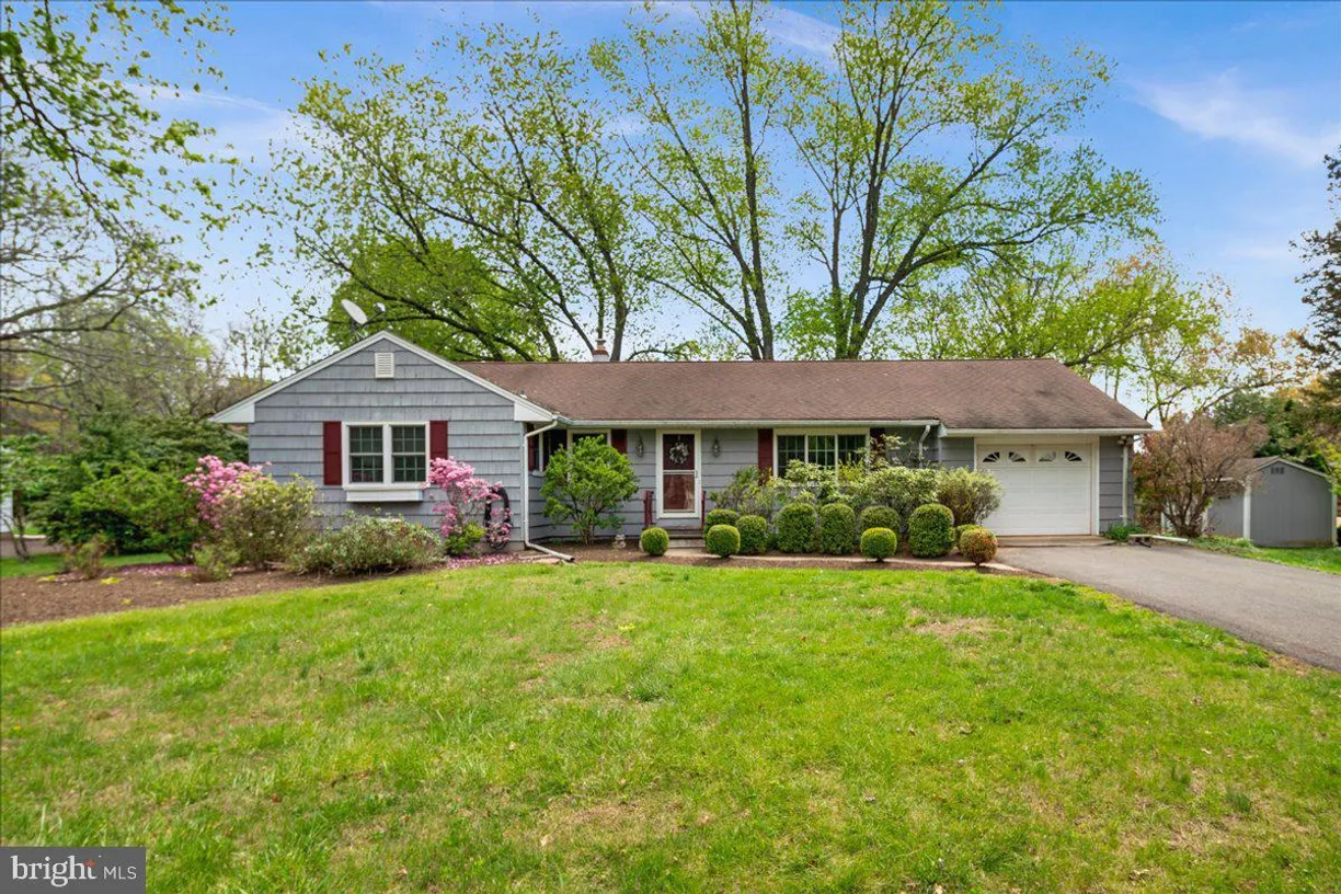 Central NJ/Bucks County, PA Real Estate | View 13 Morningside Drive | 3 Beds, 1 Bath