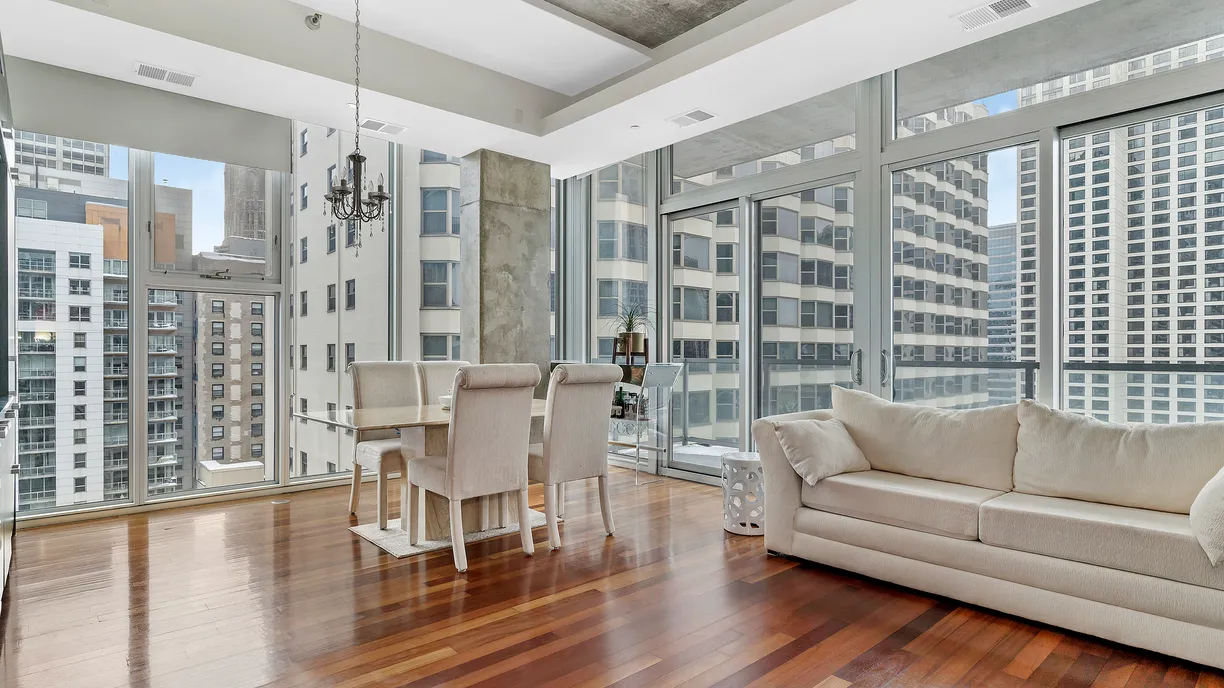 Chicago Real Estate | View 550 N St Clair, 2104 | room 2