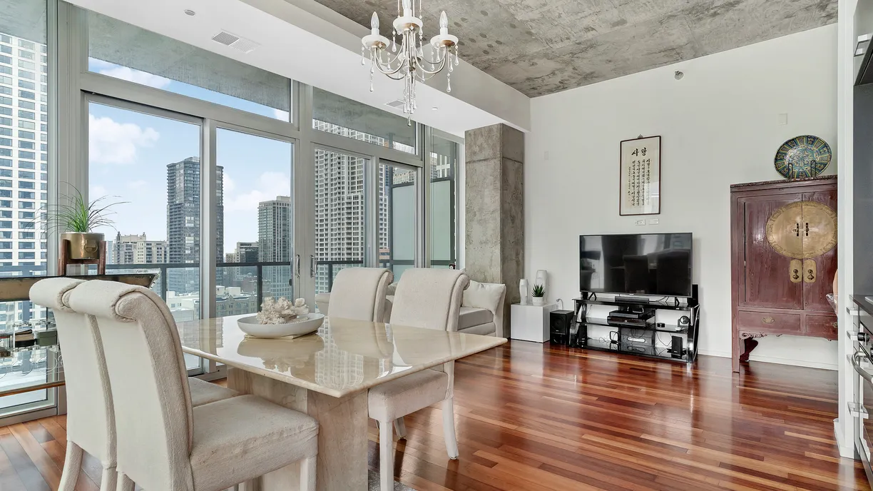Chicago Real Estate | View 550 N St Clair, 2104 | room 1