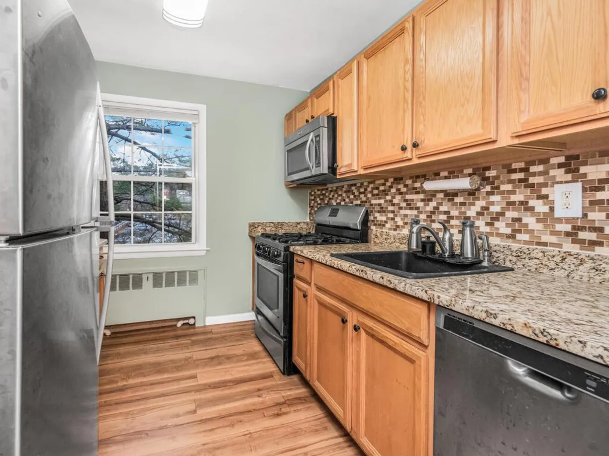 Westchester Real Estate | View 39 Fieldstone Drive #H4 | room 1