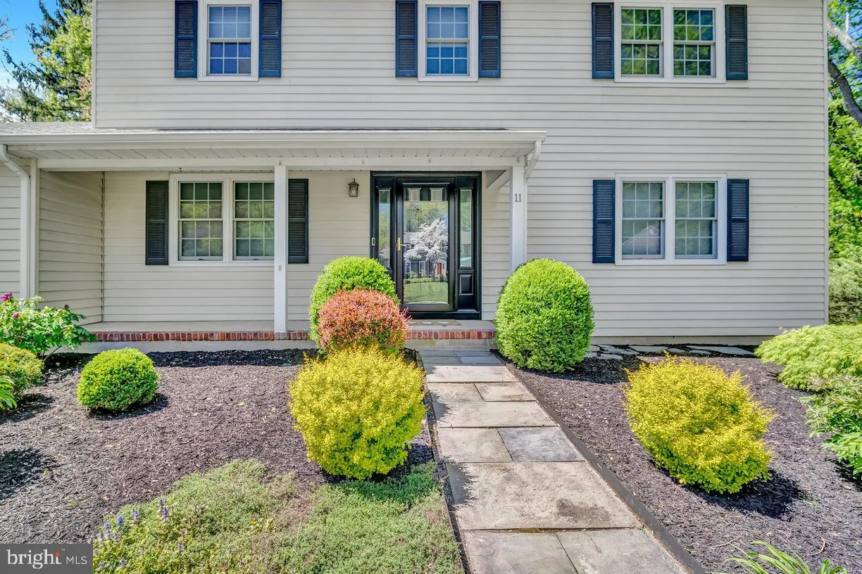 Central NJ/Bucks County, PA Real Estate | View 11 Monterey Drive | room 2