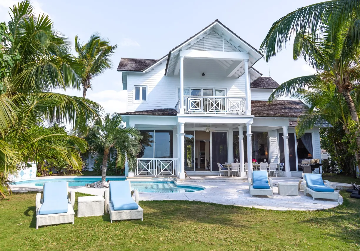 Bahamas Real Estate | View Waterfront Home & Lot w/ Docks | 7242731_1735911993631