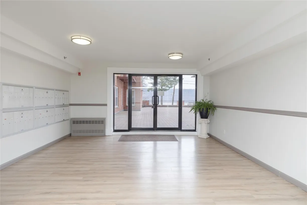 Westchester Real Estate | View 1 Hawley Terrace #4D | room 1
