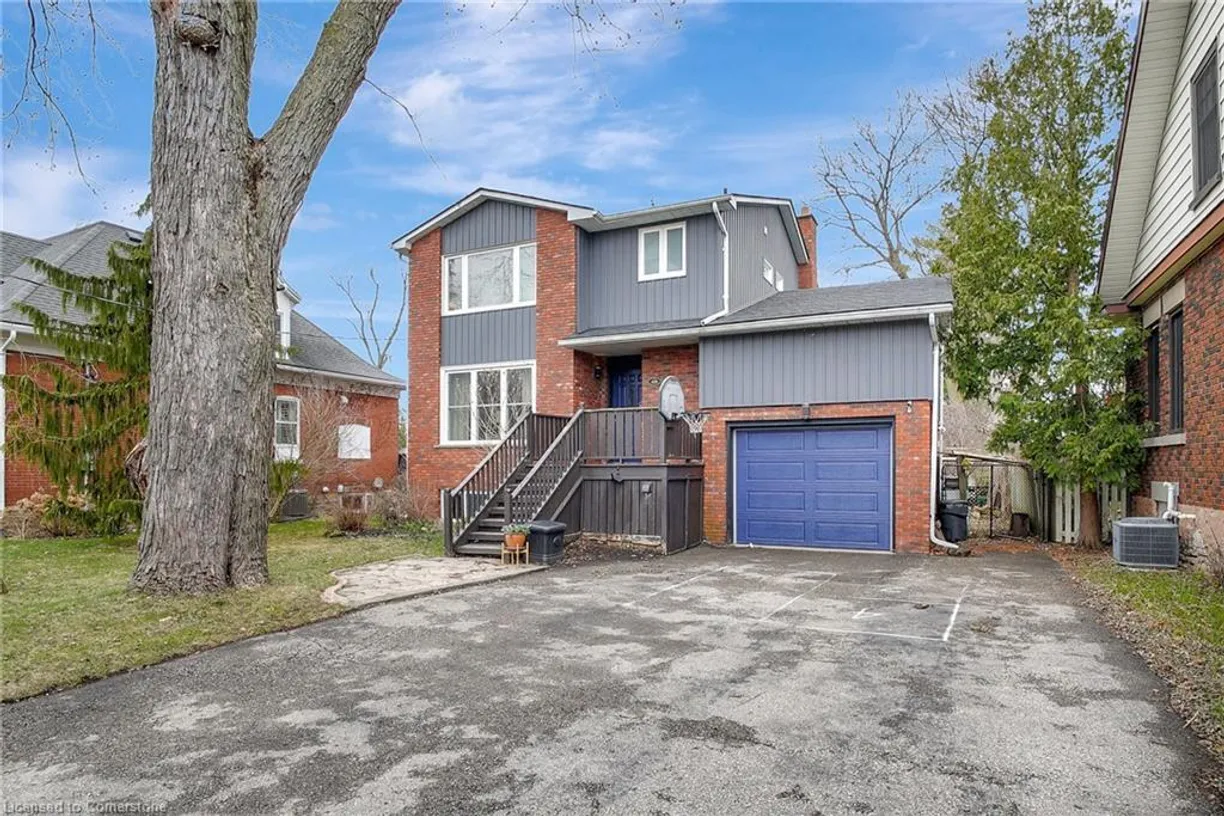 Ontario Real Estate | View 428 Westminster Drive S | 4 Beds, 3 Baths