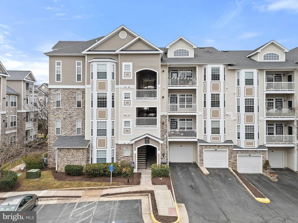 Washington Metro Area Real Estate | View 506 Sunset View Terrace SE #302 | 1 Bed, 1 Bath