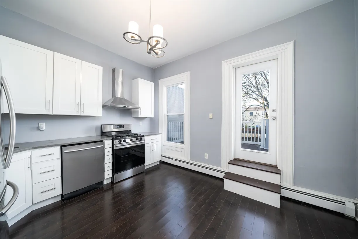 Jersey City/Hoboken Real Estate | View 949.5 Summit Ave Unit# 2 | 2 Beds, 1 Bath