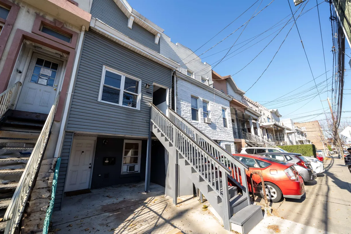 Jersey City/Hoboken Real Estate | View 949.5 Summit Ave Unit# 2 | room 2