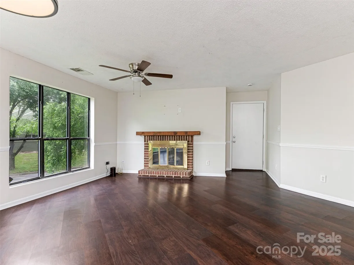 Charlotte Real Estate | View 8202 Cedar Glen Drive | 2 Beds, 2 Baths