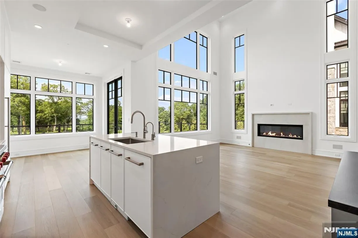 Bergen County Real Estate | View 11 Stone Bridge Court | room 2