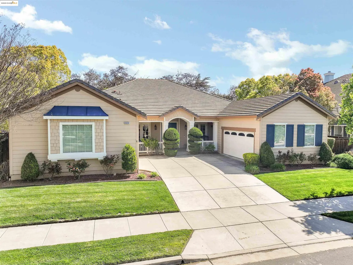 Northern California Real Estate | View 2834 Hawthorn Ct | 5 Beds, 4 Baths
