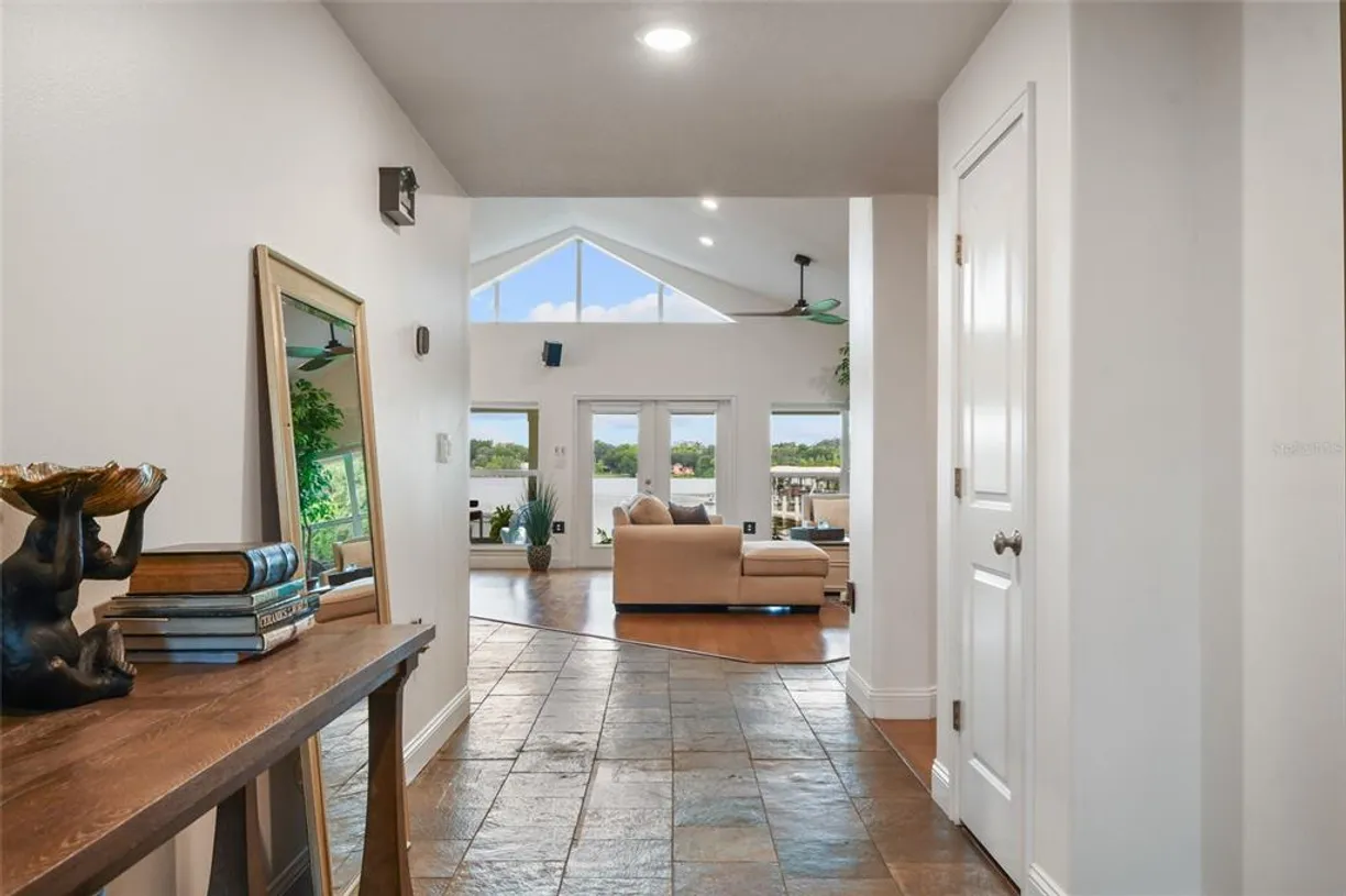 Central Florida Real Estate | View 301 Richard Place | room 2