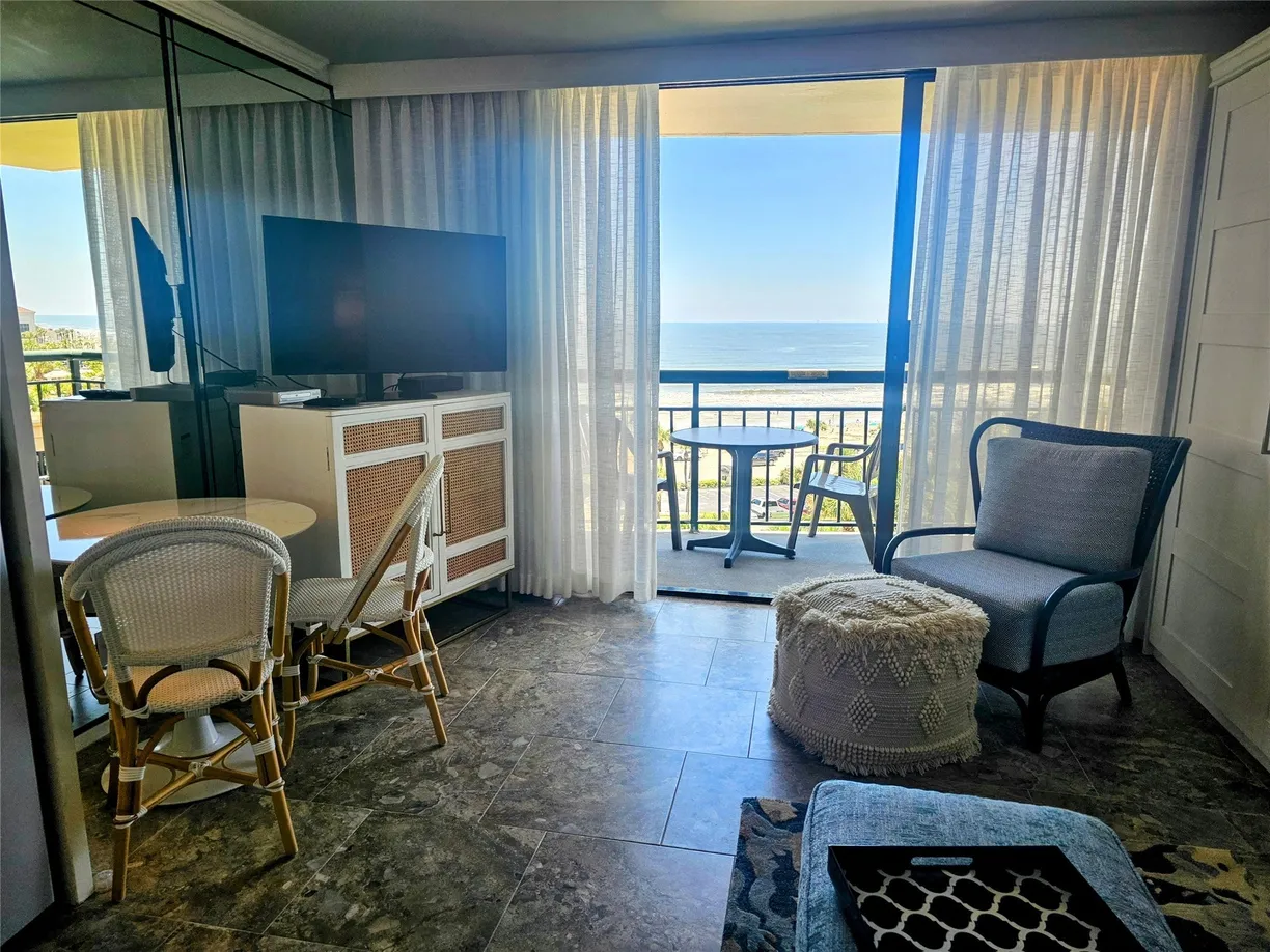 Houston Real Estate | View 5220 Seawall Boulevard #737A | room 2