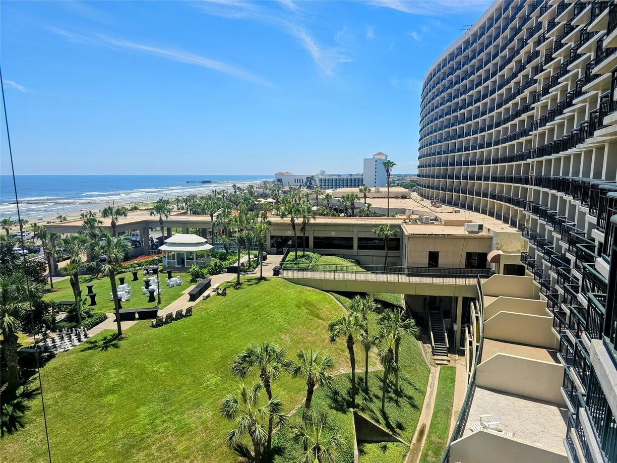 Houston Real Estate | View 5220 Seawall Boulevard #737A | room 1