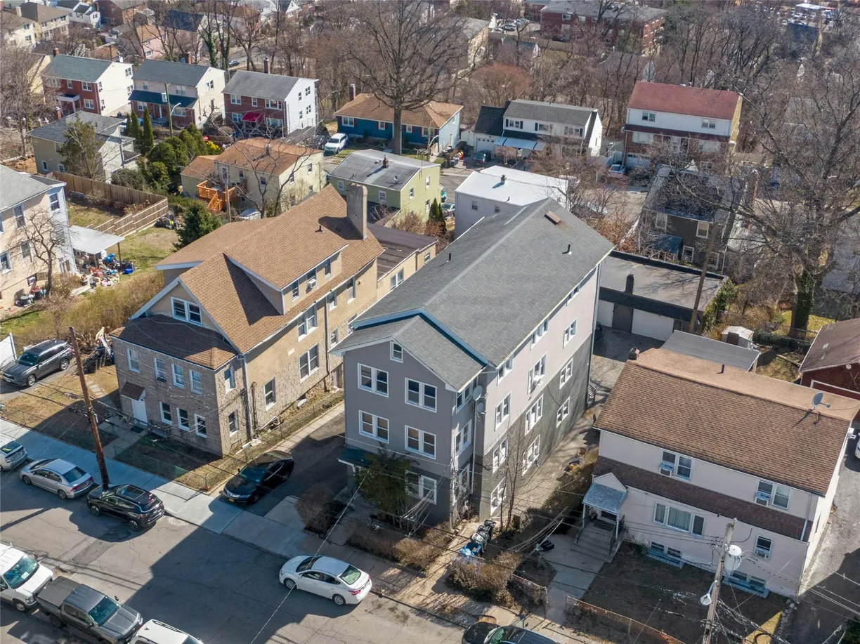 Rockland/Orange/NJ Real Estate | View 30 aka 32 Portland Place | 12 Beds, 4 Baths