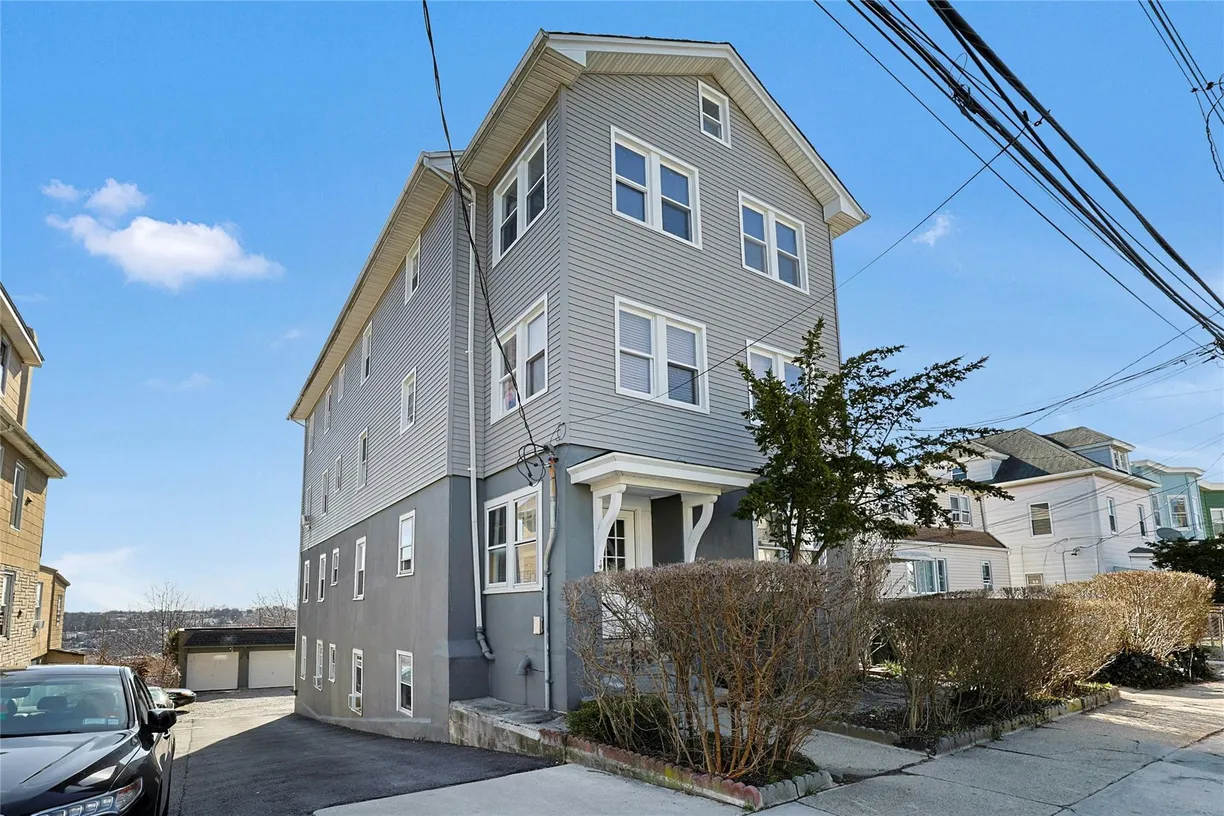Rockland/Orange/NJ Real Estate | View 30 aka 32 Portland Place | room 1