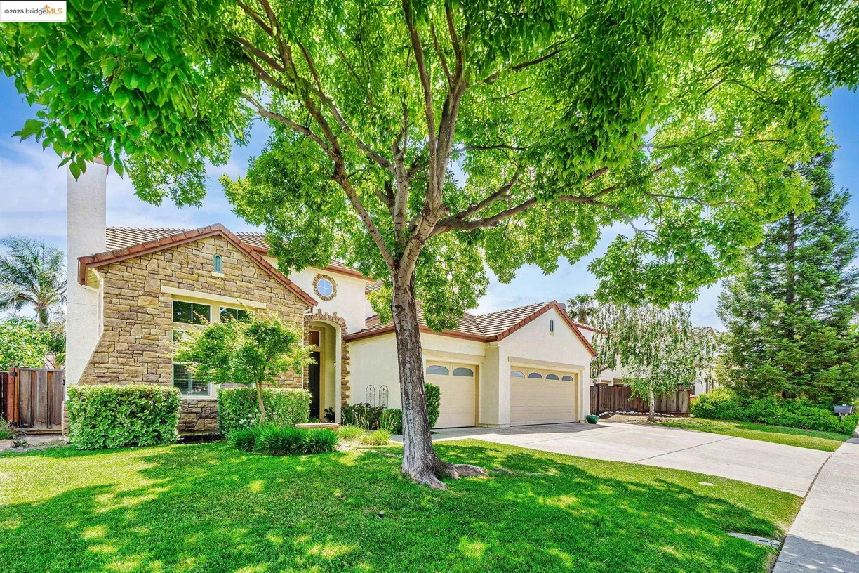 Northern California Real Estate | View 2480 Stanford Way | 5 Beds, 3 Baths
