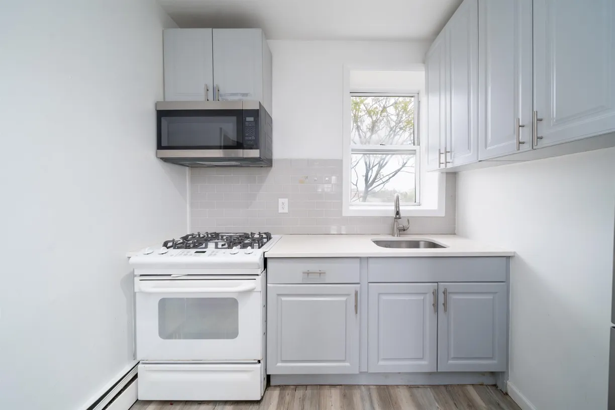 Jersey City/Hoboken Real Estate | View 310 Paterson Plank Rd Unit# 5A | room 1