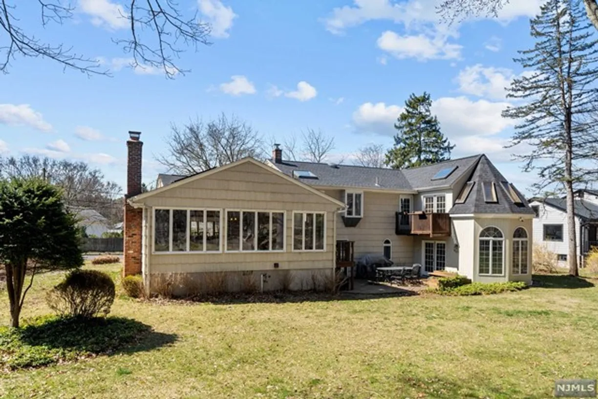 Rockland/Orange/NJ Real Estate | View 44 Rustic Drive | room 1 | View 2