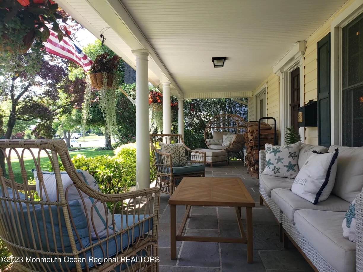 Rockland/Orange/NJ Real Estate | View 407 Chicago Boulevard | 4 Beds, 3 Baths