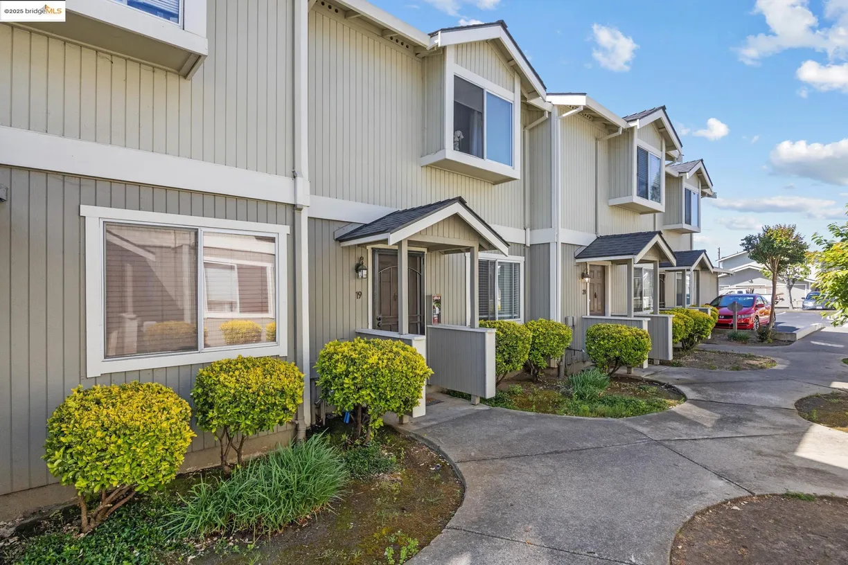 Northern California Real Estate | View 21564 Meekland Ave | room 2