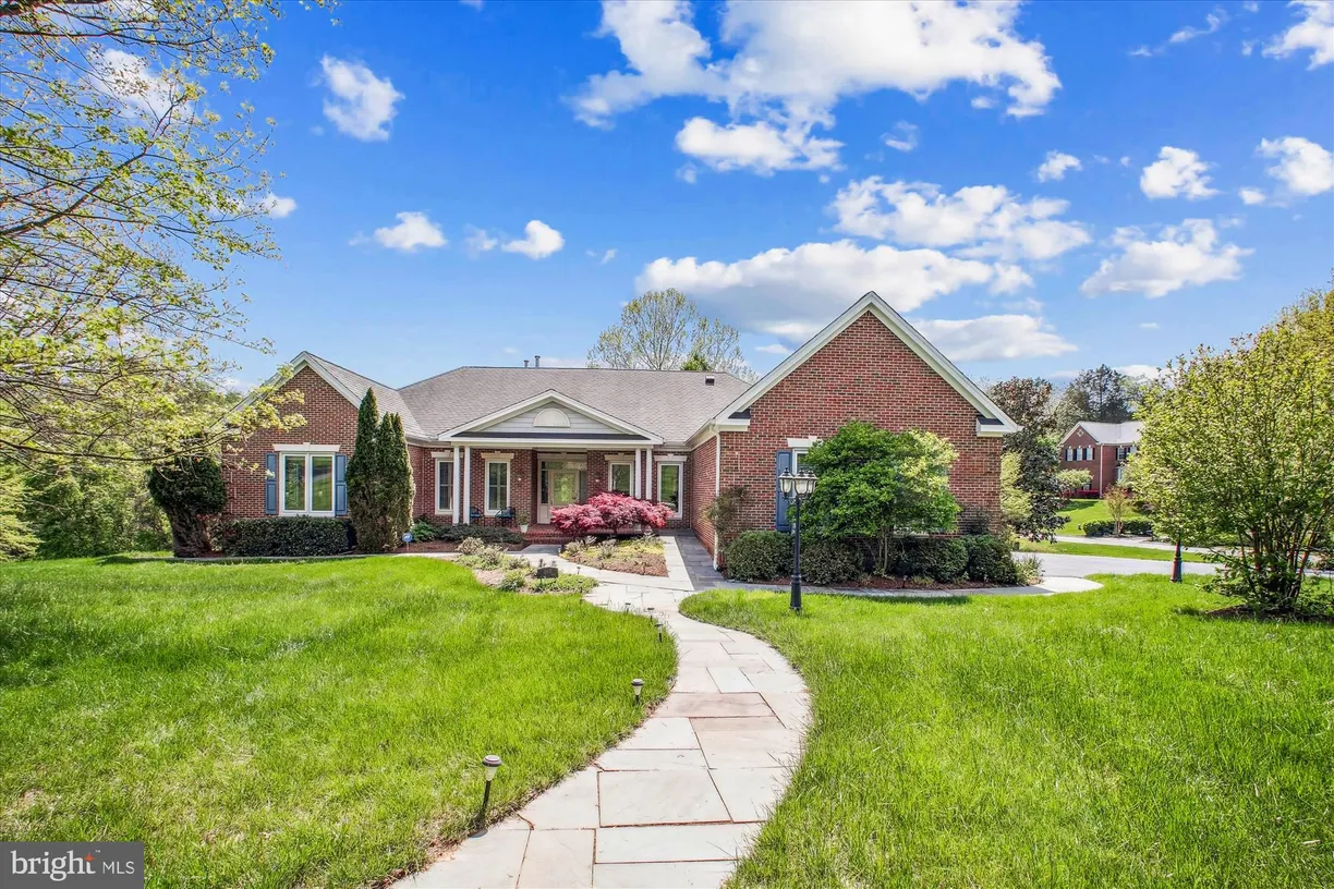 Washington Metro Area Real Estate | View 10601 Little Run Farm Court | 5 Beds, 3 Baths