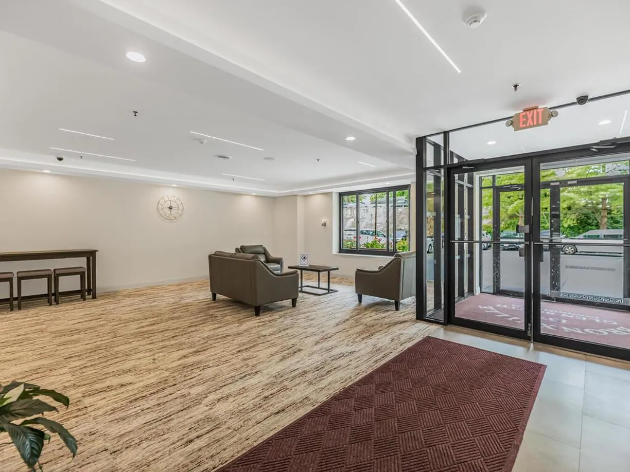 Westchester Real Estate | View 1376 Midland Avenue #605 | room 2