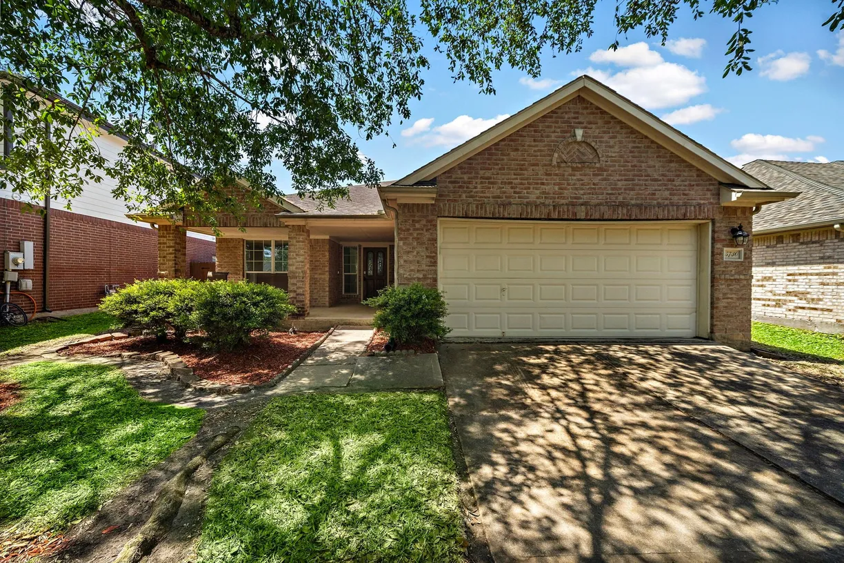 Houston Real Estate | View 5730 Richfield Park Court | 3 Beds, 2 Baths