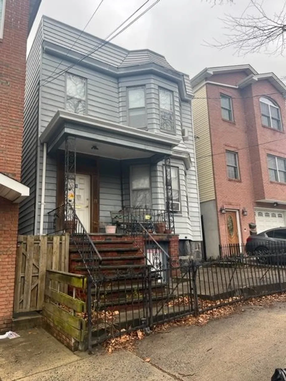Jersey City/Hoboken Real Estate | View 138 Grace St | room 2