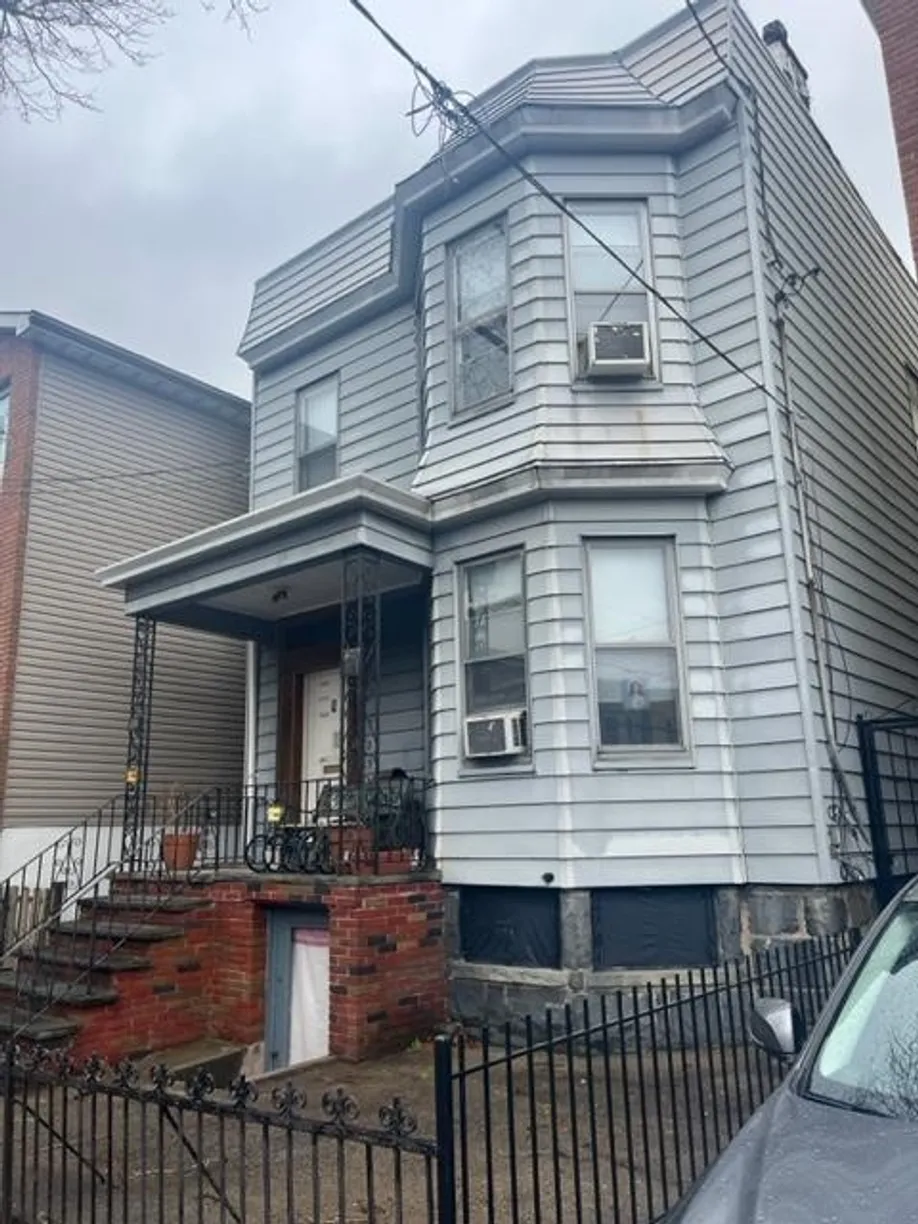 Jersey City/Hoboken Real Estate | View 138 Grace St | room 1