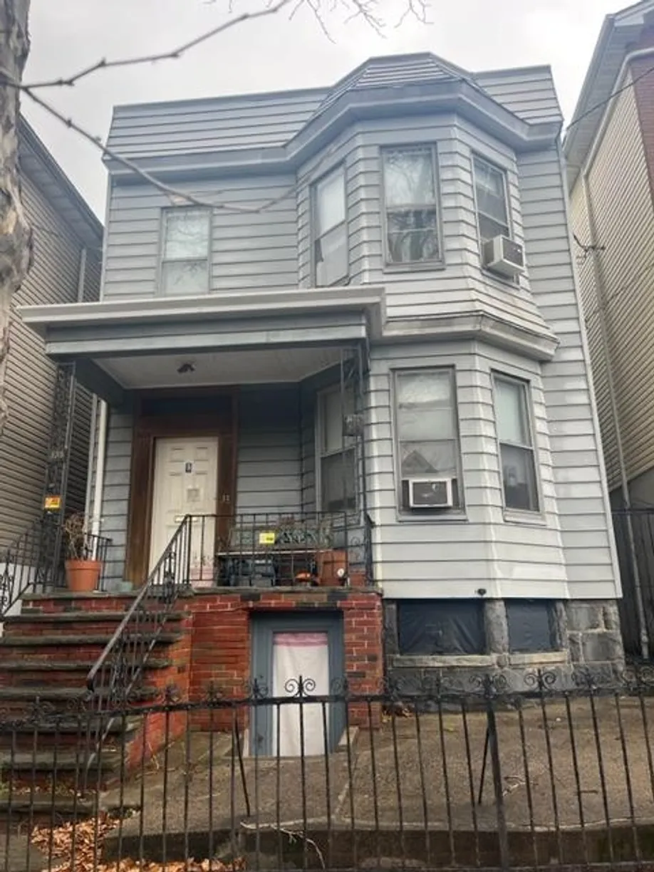 Jersey City/Hoboken Real Estate | View 138 Grace St | 6 Beds, 2 Baths