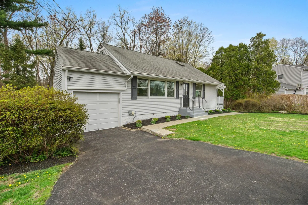 Hudson Valley Real Estate | View 2132 White Birch Drive | room 1