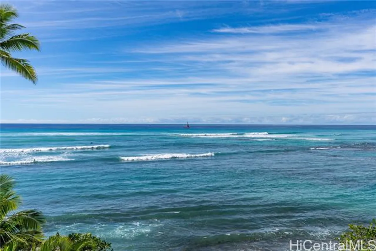 Hawaii Real Estate | View 2969 Kalakaua Avenue, #202 | room 2