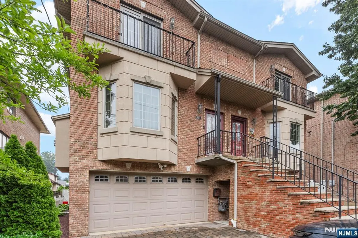 Bergen County Real Estate | View 413 Washington Avenue C0413 | 3 Beds, 3 Baths