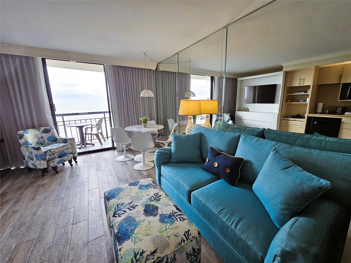 Houston Real Estate | View 5220 Seawall Boulevard #1237A | room 2