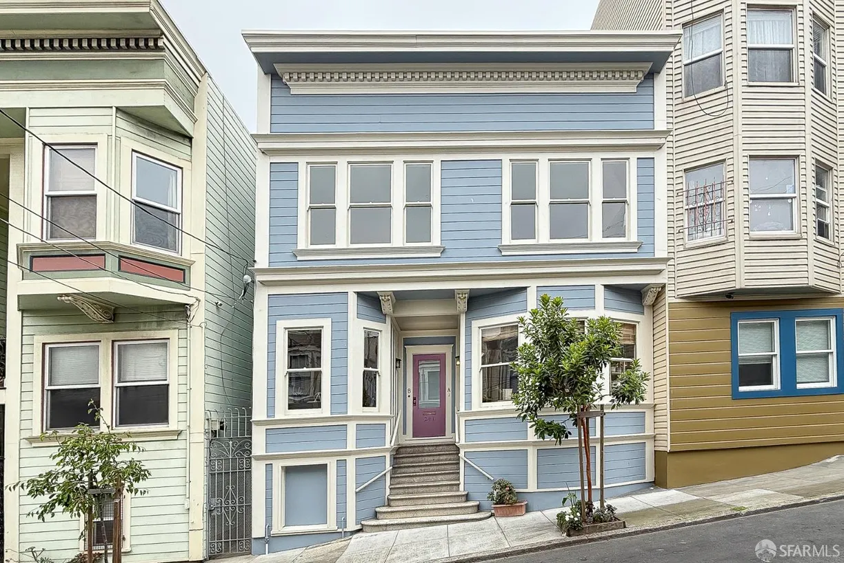 Northern California Real Estate | View 241 Lily Street | 2 Beds, 1 Bath