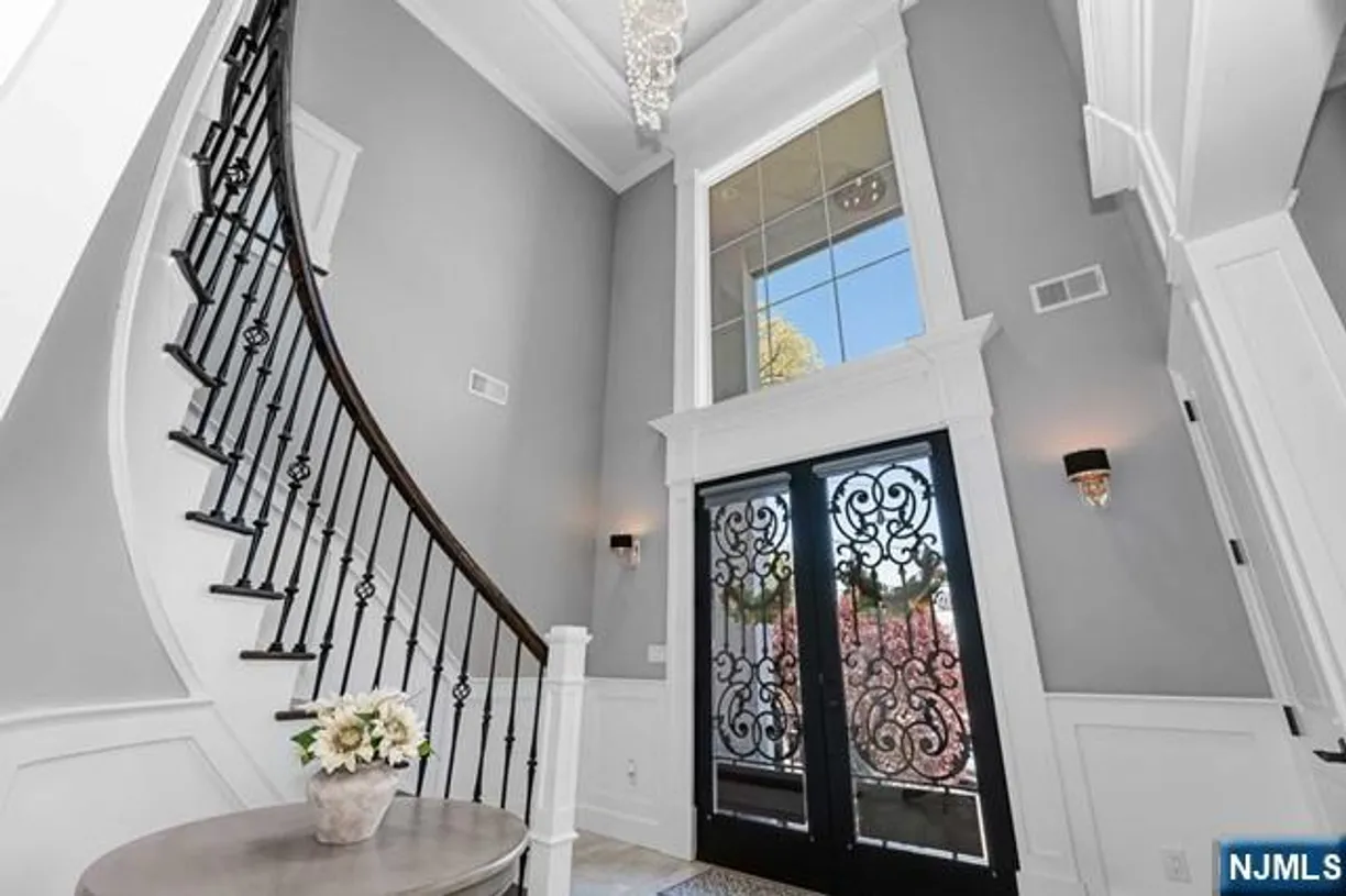 Bergen County Real Estate | View 12 Cortland Place | room 1
