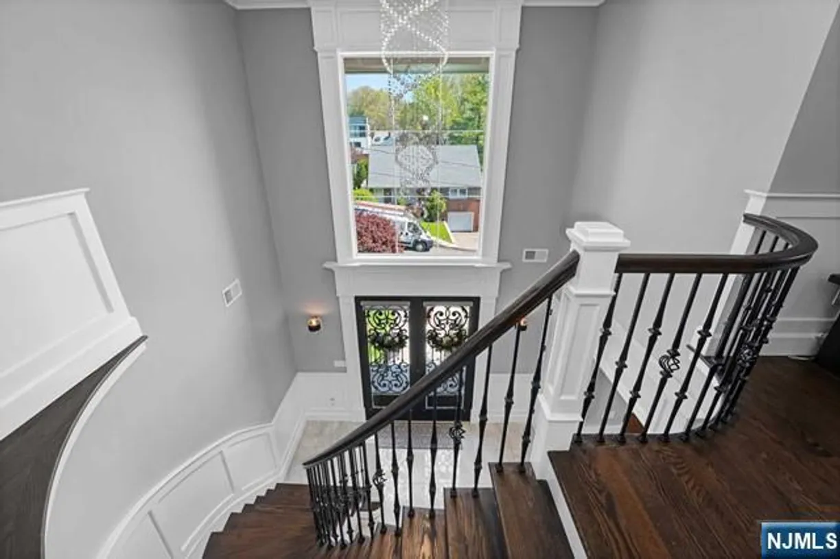 Bergen County Real Estate | View 12 Cortland Place | room 2