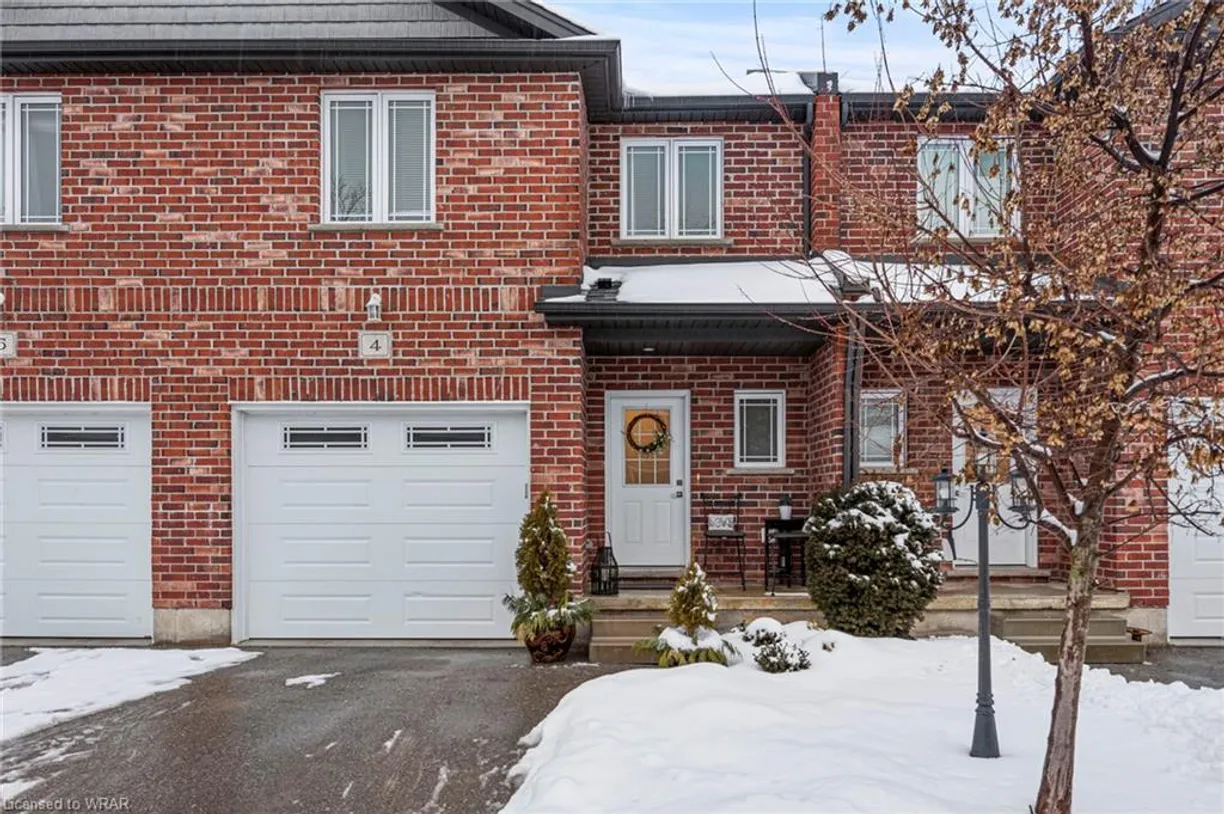 Ontario Real Estate | View 292 Falcon Drive 4 | 3 Beds, 3 Baths