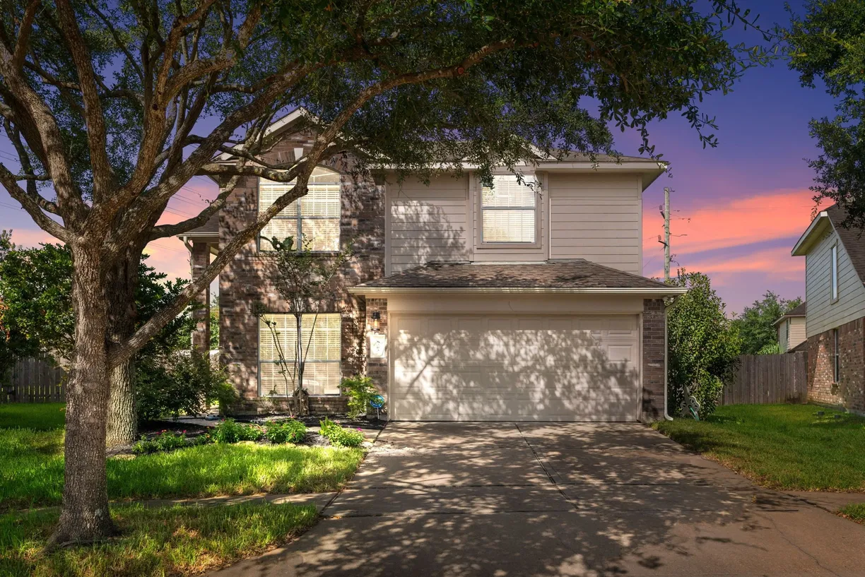 Houston Suburbs Real Estate | View 6303 Applewood Forest Drive | 3 Beds, 2 Baths