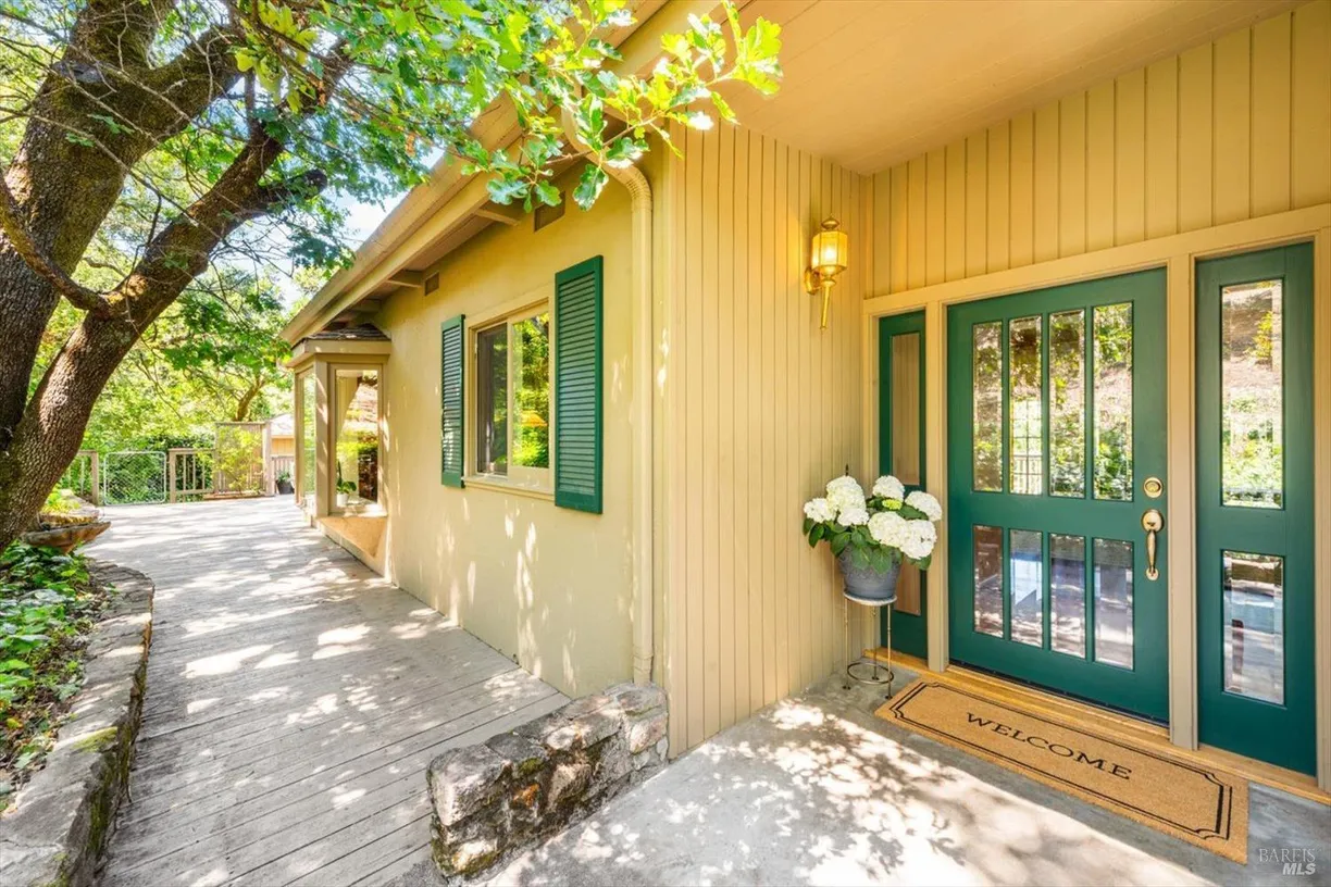 Northern California Real Estate | View 286 Monte Vista Drive | 3 Beds, 3 Baths