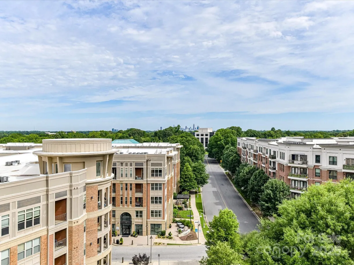 Charlotte Real Estate | View 4625 Piedmont Row Drive #410 | room 2