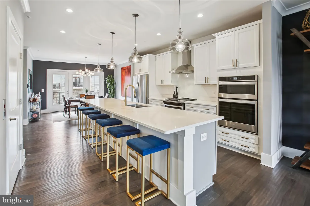 Washington Metro Area Real Estate | View 43075 Track Bed Terrace | room 2