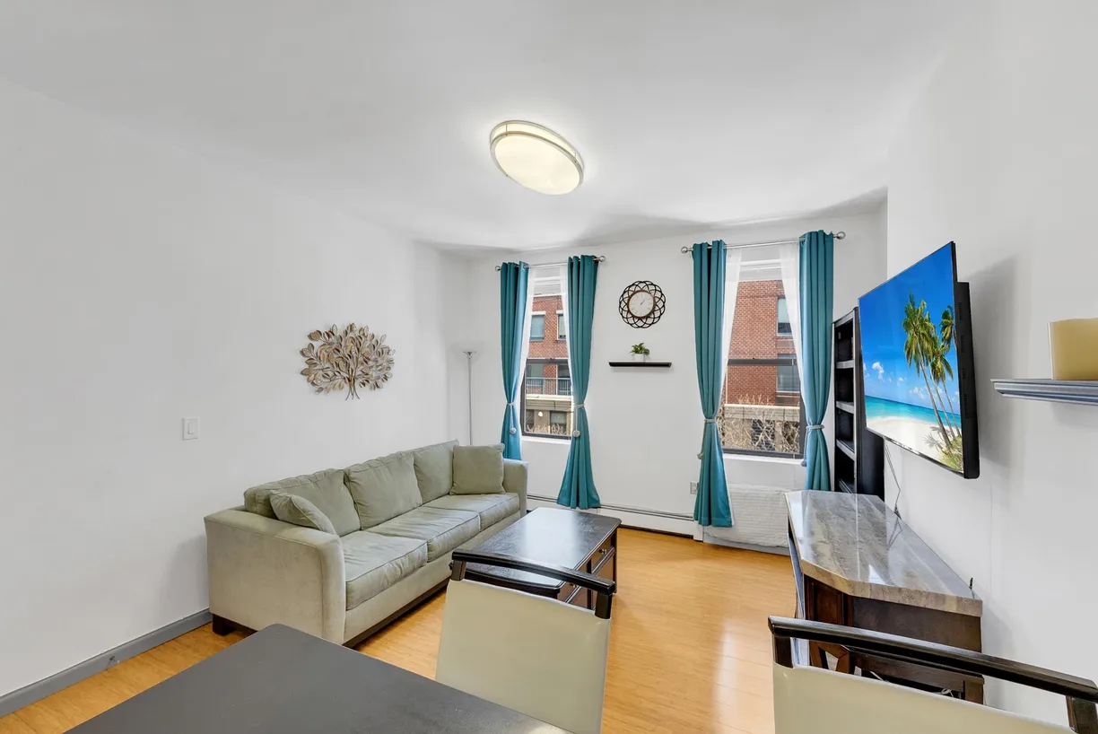 Jersey City/Hoboken Real Estate | View 70 Park Ave Unit# 3L | room 2