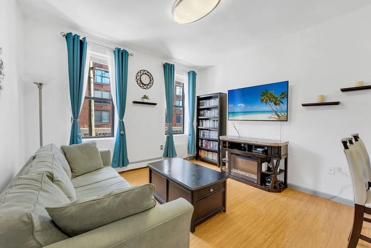 Jersey City/Hoboken Real Estate | View 70 Park Ave Unit# 3L | room 1