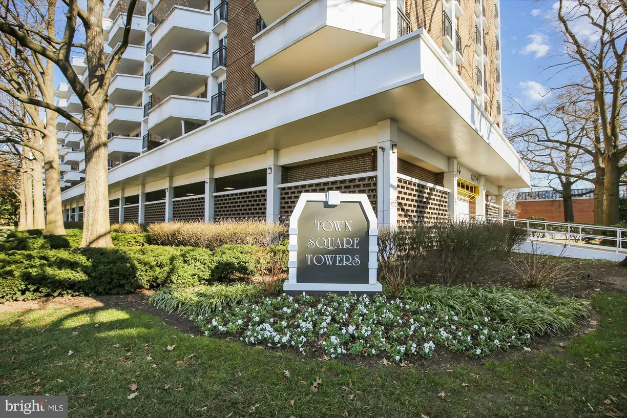 Washington Metro Area Real Estate | View 700 7th Street SW Unit# 211 | room 1