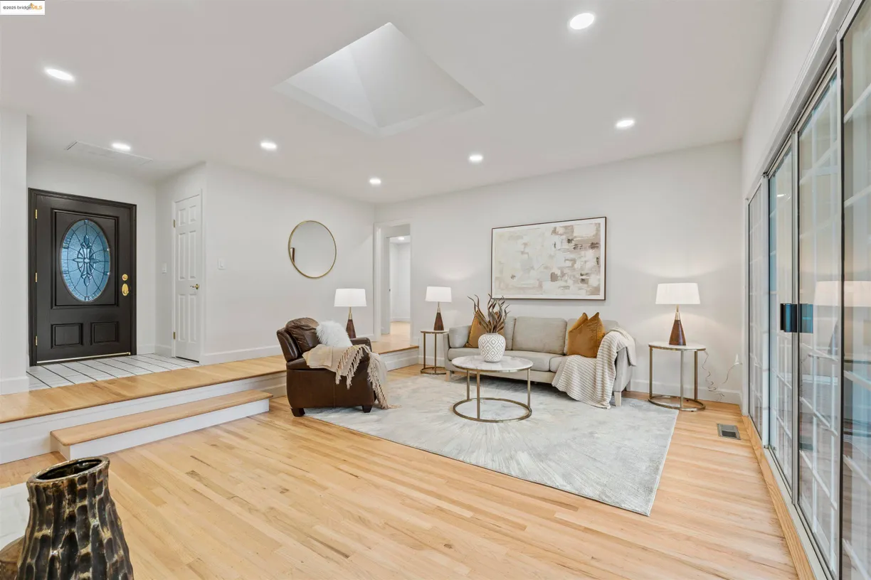 Northern California Real Estate | View 225 Gregg Dr | room 2