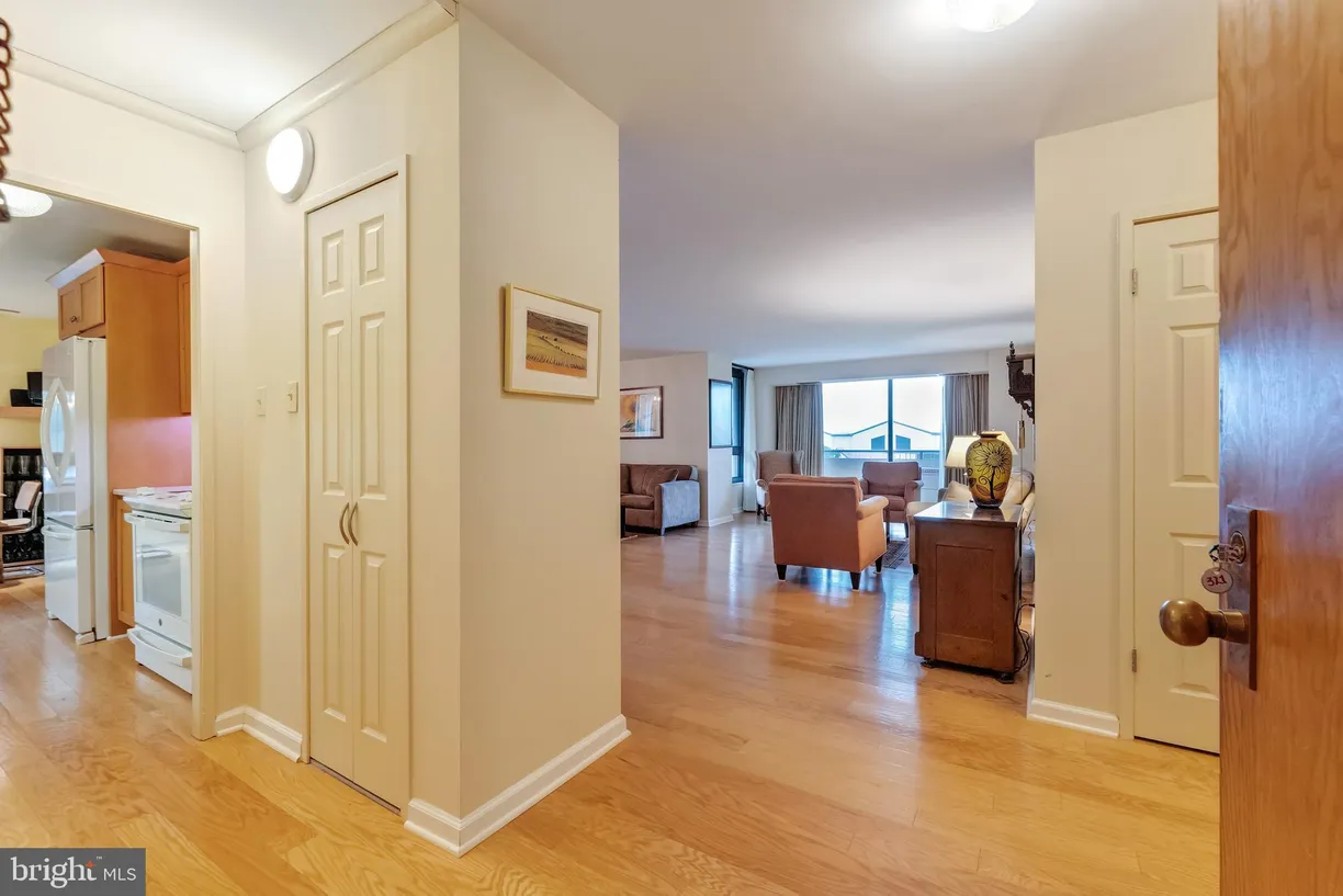 Washington Metro Area Real Estate | View 1800 Old Meadow Road Unit# 321 | room 1