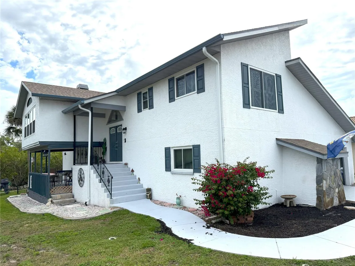 Sarasota/St. Petersburg Real Estate | View 4560 Rickover Court | 3 Beds, 2 Baths