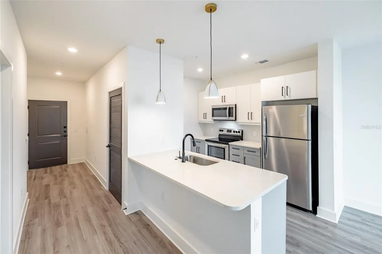 Sarasota/St. Petersburg Real Estate | View 1420 Lakefront Drive #ST-6204 | room 2
